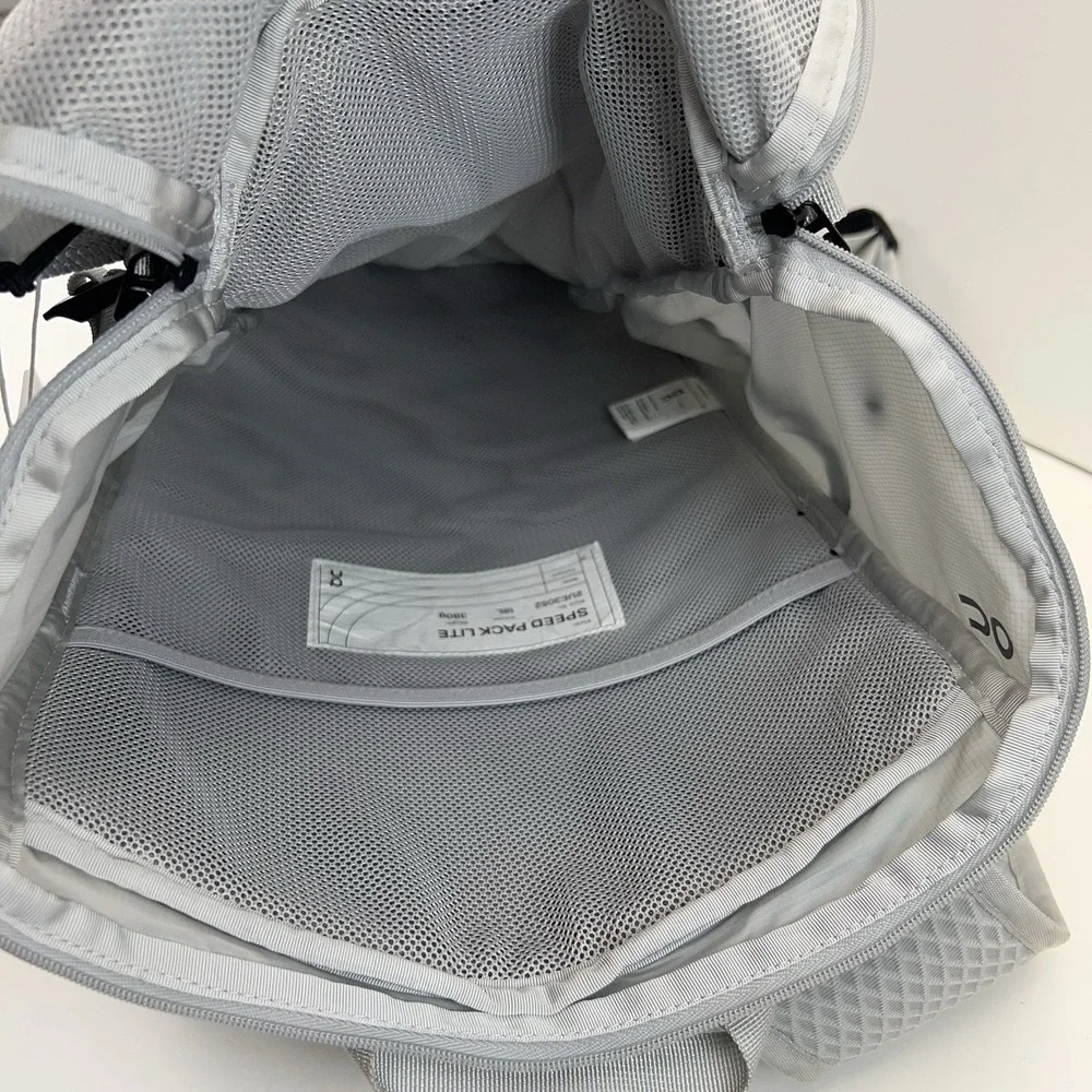 ON Running Speed Pack 18L Lite Backpack Travel Gym Hiking Running Gray NWT